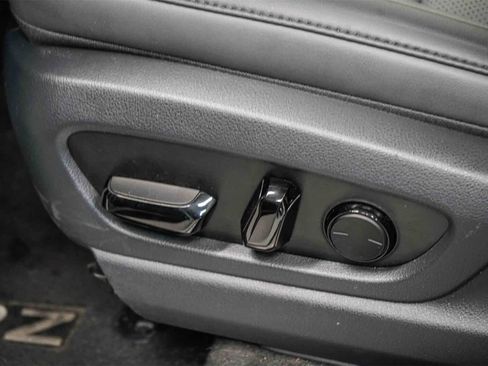 Used 2025 Lexus RZ 300e image 19