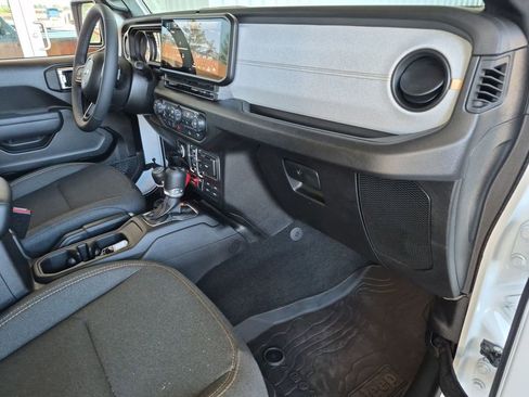 Used 2026 Jeep Wrangler Unlimited Sport AWD/4WD image 19