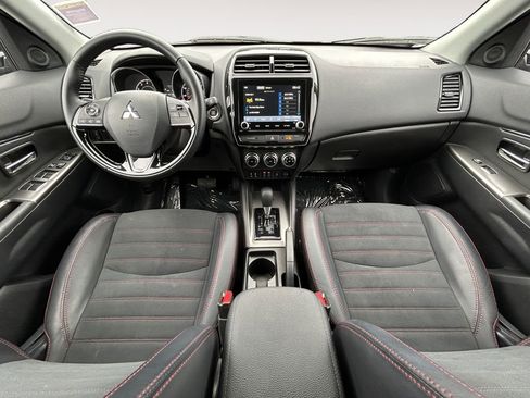 Used 2025 Mitsubishi Outlander Sport SE AWD/4WD image 12