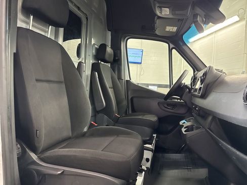 Used 2021 Mercedes-Benz Sprinter 3500 image 11