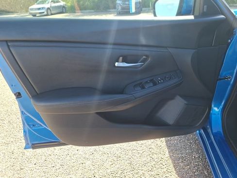 Certified 2023 Nissan Sentra SV FWD image 11