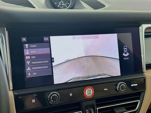 Certified 2026 Porsche Macan image 16