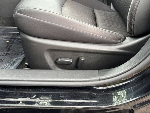 Used 2025 Nissan Altima 2.5 SV FWD image 22