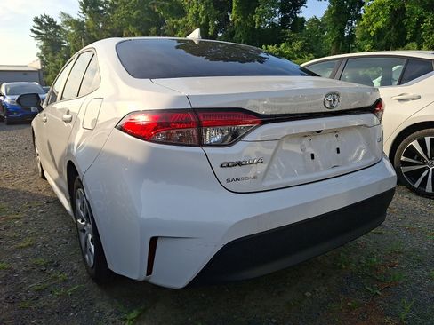 Used 2024 Toyota Corolla LE FWD image 3