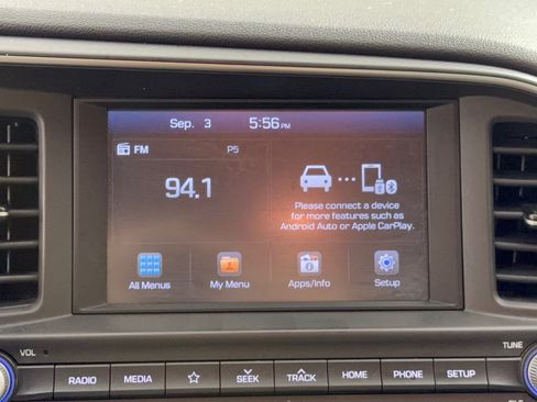 Used 2020 Hyundai Elantra SEL FWD image 23