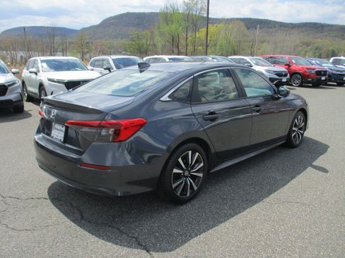 Certified 2022 Honda Civic EX image 5