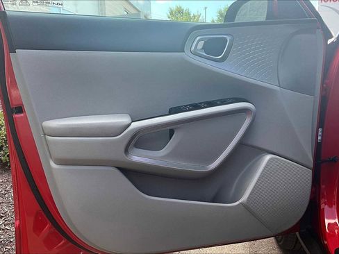 Used 2023 Kia Soul LX w/ LX Technology Package image 20