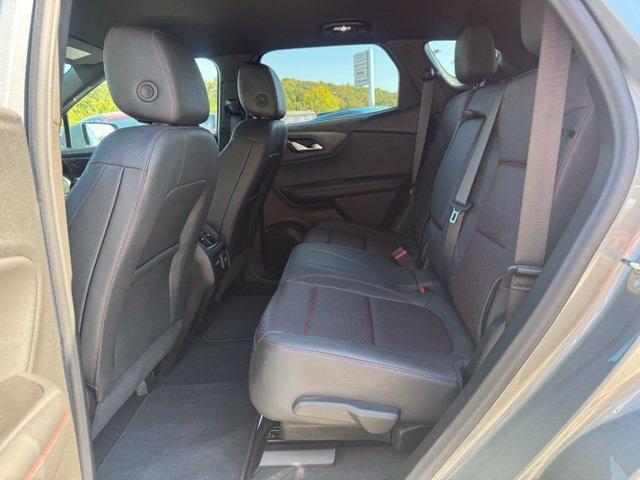 Used 2025 Chevrolet Blazer RS FWD image 28