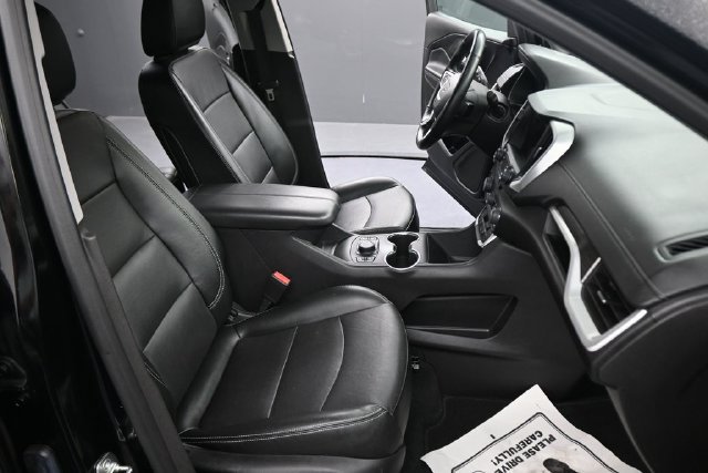 Used 2024 GMC Terrain SLT AWD/4WD image 14