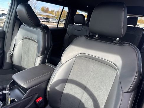 New 2025 Jeep Grand Cherokee L Altitude image 12