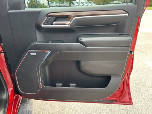 Used 2024 Chevrolet Silverado 1500 LT Trail Boss w/ LT Trail Boss Premium Package AWD/4WD image 40