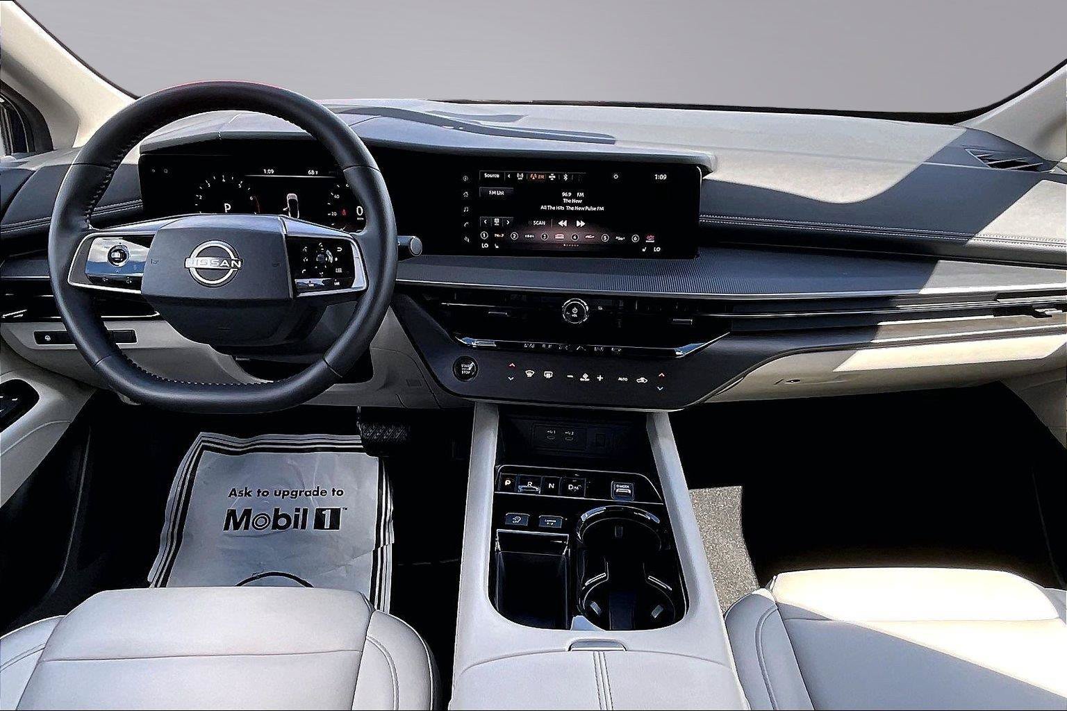 Certified 2025 Nissan Murano SV FWD image 17