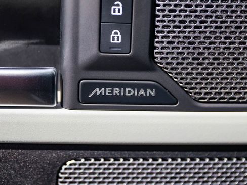 Used 2023 Land Rover Defender 110 S image 27