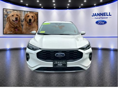 Used 2023 Ford Escape ST-Line Elite AWD/4WD image 2