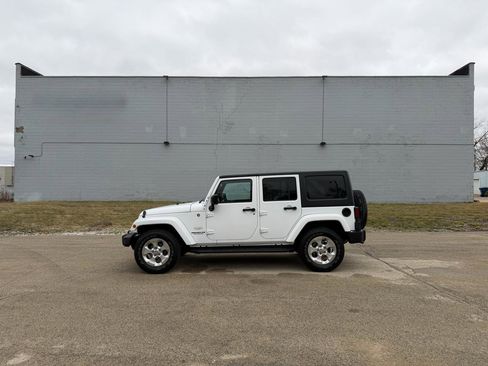 Used 2014 Jeep Wrangler Unlimited Sahara w/ Connectivity Group image 4