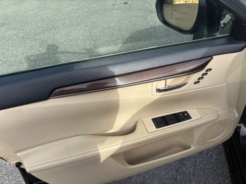 Used 2015 Lexus ES 350 w/ Luxury Package FWD image 15
