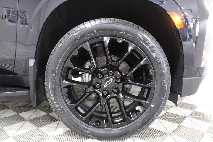Used 2022 Chevrolet Suburban RST w/ Luxury Package AWD/4WD image 46