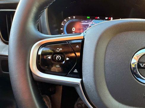 Used 2025 Volvo XC60 B5 Plus image 16