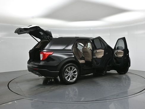 Certified 2021 Ford Explorer Limited w/ Equipment Group 301A RWD image 6