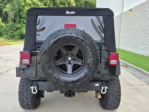Used 2009 Jeep Wrangler Unlimited Rubicon w/ Trailer Tow Group AWD/4WD image 5