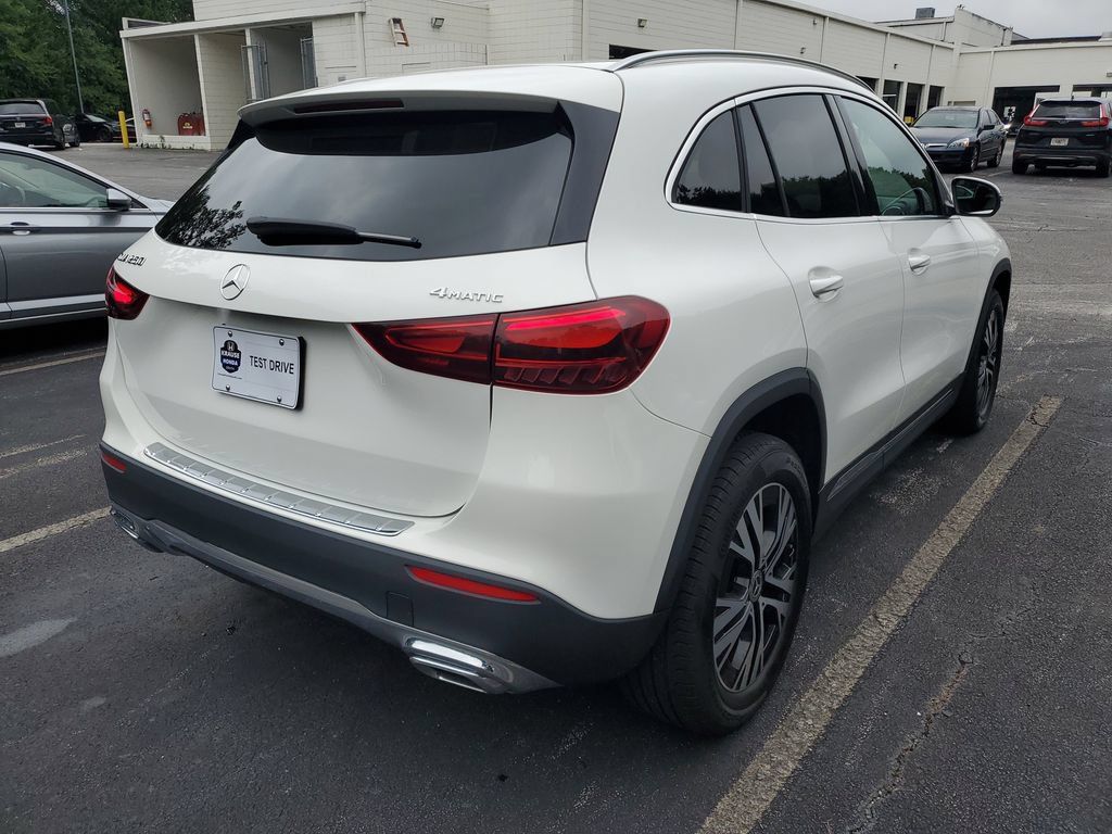 Used 2025 Mercedes-Benz GLA 250 4MATIC image 7