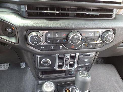 New 2026 Jeep Gladiator Sport AWD/4WD image 12