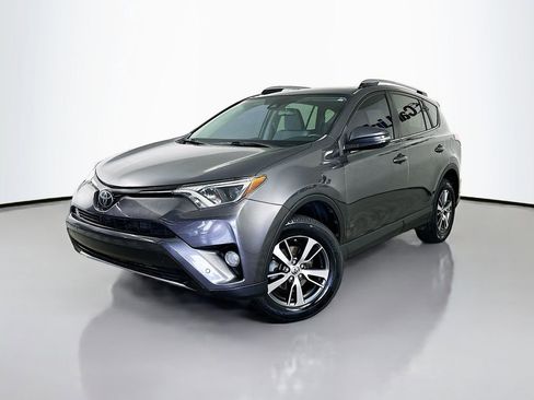Used 2018 Toyota RAV4 XLE FWD image 3