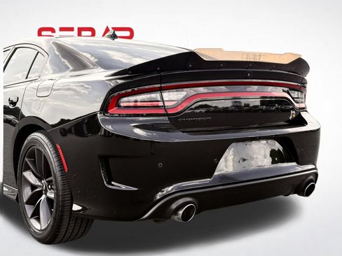 Used 2019 Dodge Charger Scat Pack RWD image 3