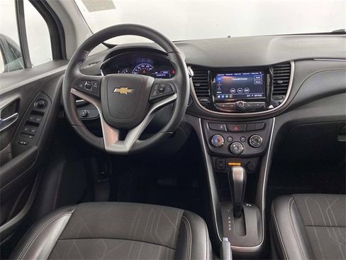 Used 2019 Chevrolet Trax LT w/ Redline Edition image 13