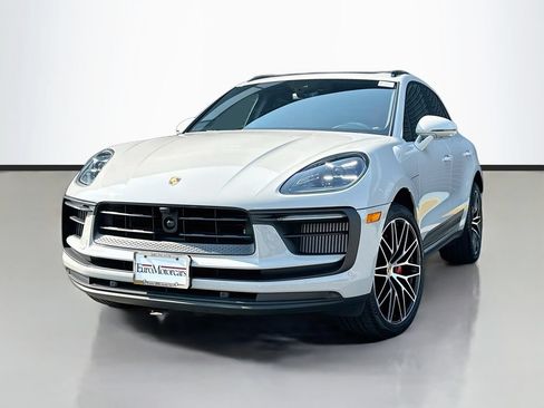 Certified 2024 Porsche Macan S AWD/4WD image 1