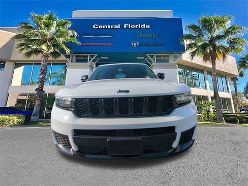 Certified 2024 Jeep Grand Cherokee L Laredo image 3