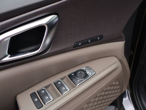 New 2026 Kia Carnival EX FWD image 30