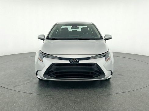 Used 2025 Toyota Corolla LE FWD image 2