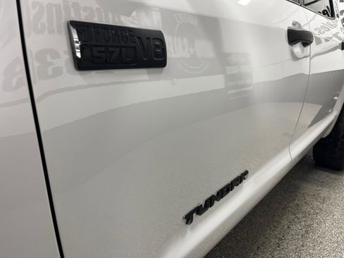 Used 2016 Toyota Tundra SR5 w/ SR5 Upgrade Package image 9