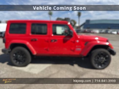 Used 2024 Jeep Wrangler Unlimited Sahara image 3