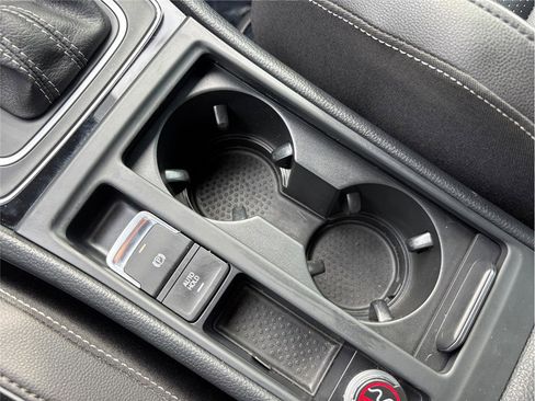 Used 2019 Volkswagen Golf R 4-Door image 36