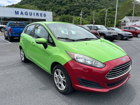 Used 2015 Ford Fiesta SE w/ Comfort Package FWD image 5