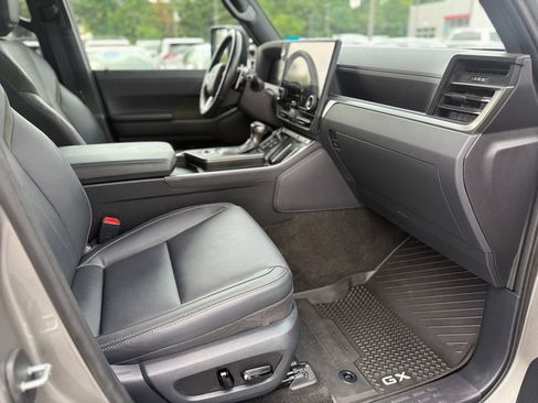 Used 2024 Lexus GX 550 AWD/4WD image 24