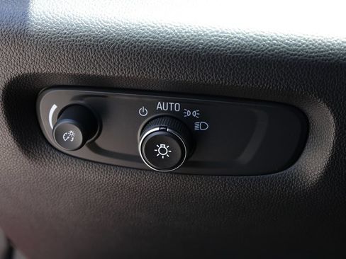 Used 2023 Chevrolet Traverse LT FWD image 31