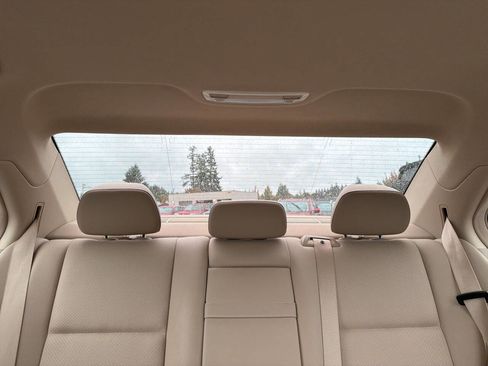 Used 2013 Mercedes-Benz C 250 Sedan image 43