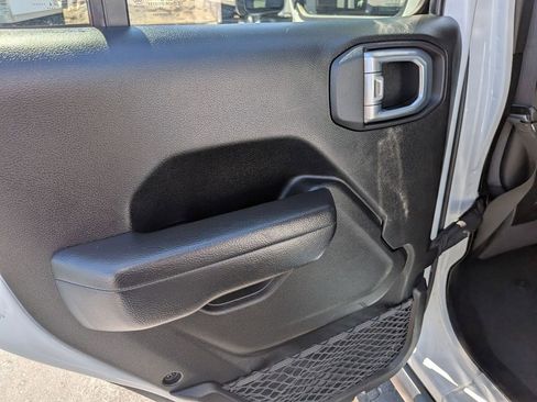 Used 2025 Jeep Wrangler Rubicon w/ Convenience Group image 26