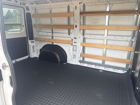 Used 2025 RAM ProMaster 2500 w/ U-Haul Equipment Group FWD image 18