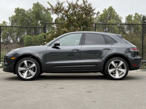 Used 2025 Porsche Macan image 2