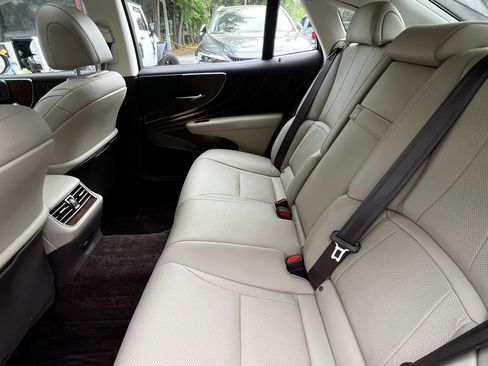 Used 2018 Lexus LS 500 AWD w/ Accessory Package (Z1) image 32