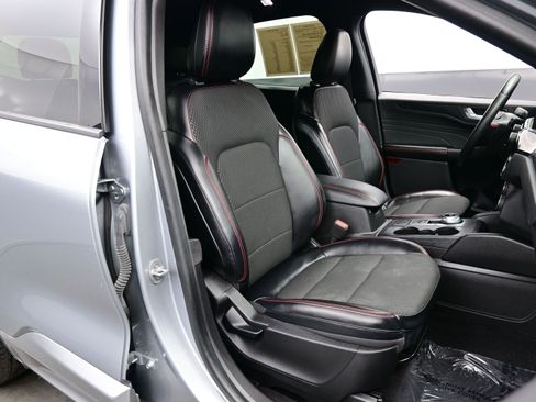 Used 2023 Ford Escape ST-Line image 16