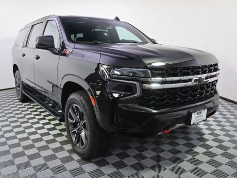 Used 2021 Chevrolet Suburban Z71 w/ Luxury Package AWD/4WD image 9