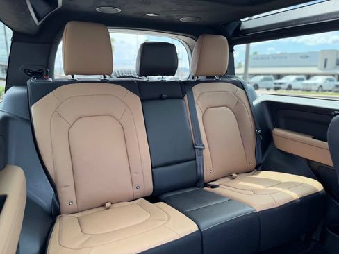 New 2026 Land Rover Defender 90 V8 AWD/4WD image 8
