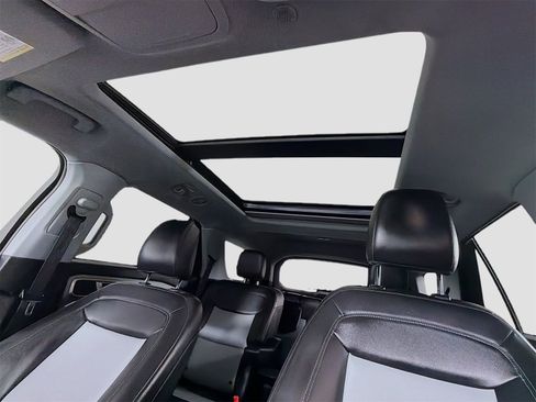 Used 2023 Ford Explorer XLT w/ Equipment Group 202A image 15