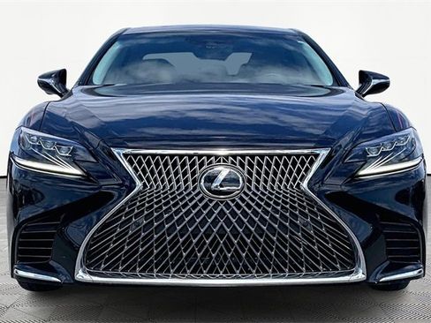 Used 2018 Lexus LS 500 w/ Accessory Package (Z2) image 3