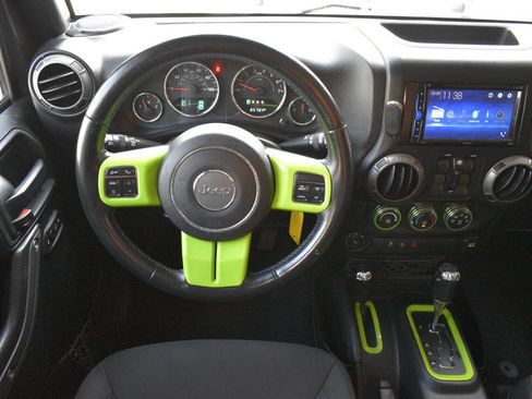 Used 2018 Jeep Wrangler Unlimited Sport S image 15